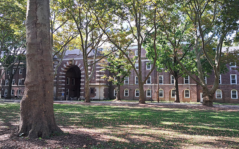 governors island casernes militars